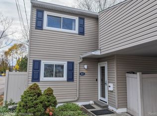 817 E Kirts Blvd, Troy, MI 48084