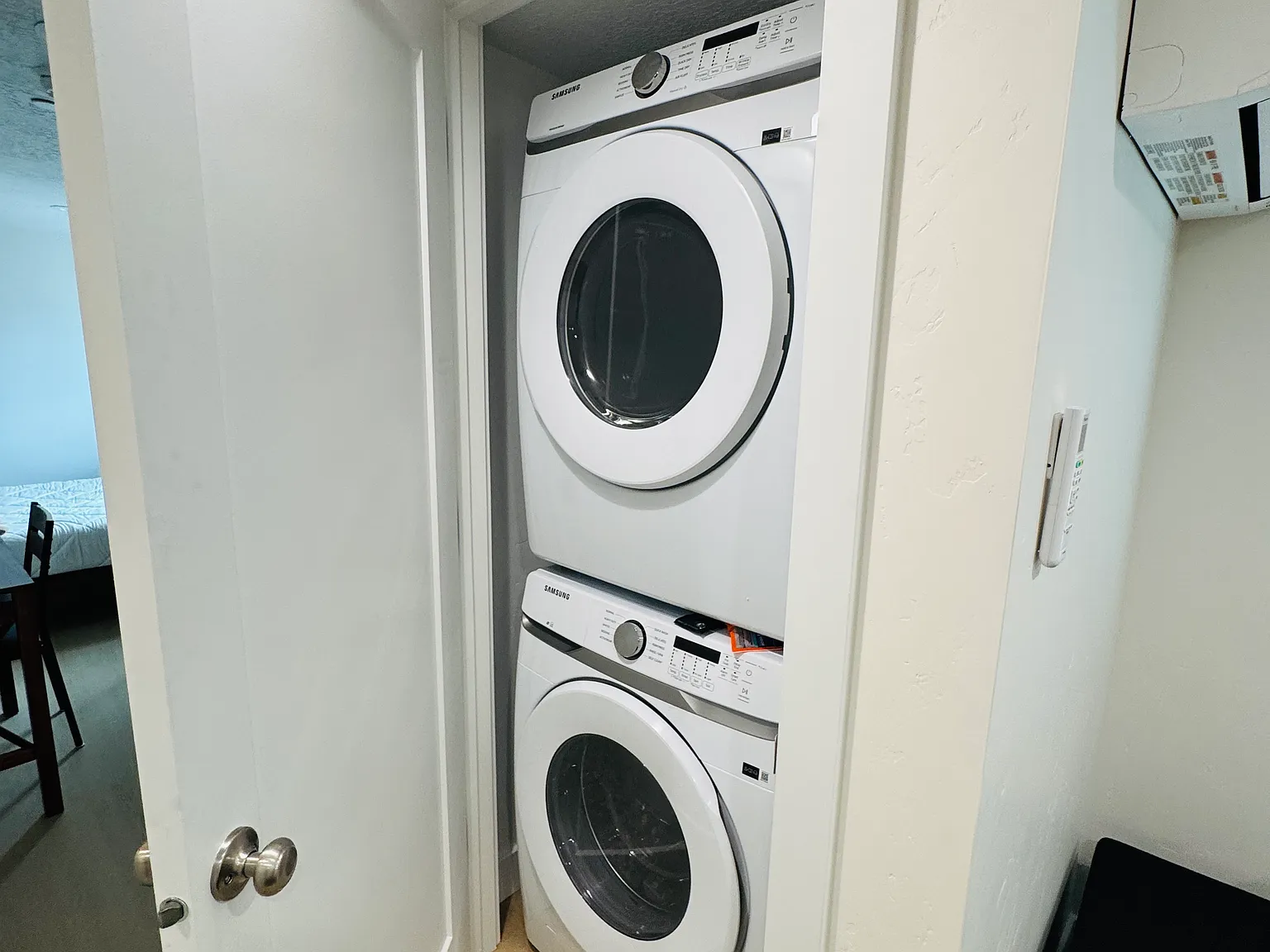 2 bed, 640 sqft, $2,200 — Photo 2