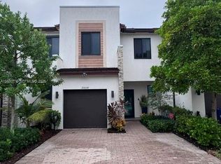 20658 NE 2nd Ct, Miami, FL 33179
