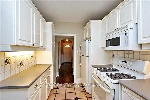 23 Bowood Ave — Photo 8