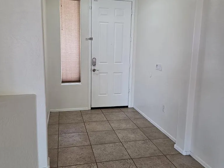 1828 E Beverly Rd — Photo 5
