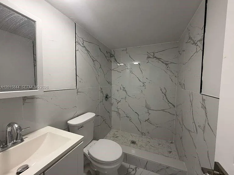 1461 SW 7th St #1 — Photo 11