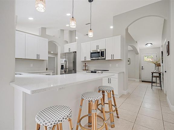 4th image of 4040 EAGLE FEATHER DRIVE