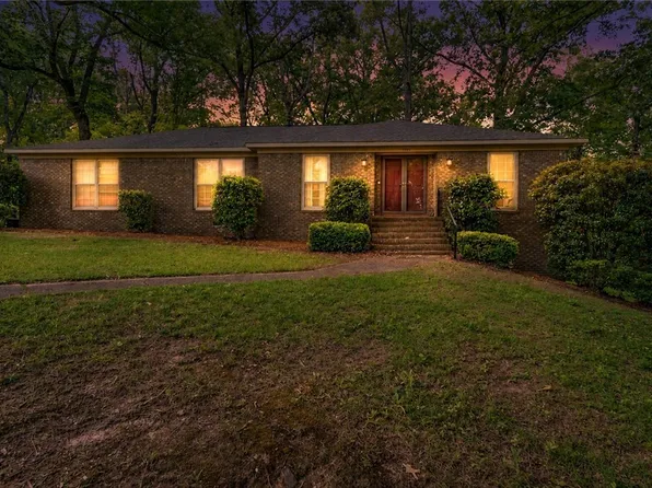 4444 Stonehill Ln, Tuscaloosa, AL 35405