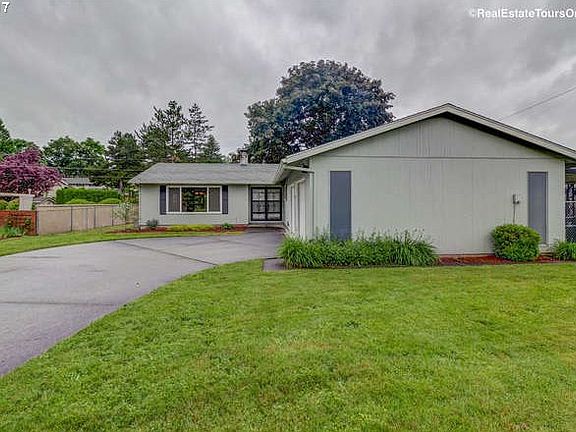 2nd image of 15215 SE El Camino Way