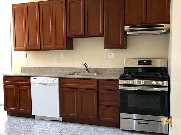 2nd image of 1282 Noe St