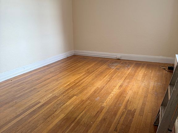 5th image of 255 Centre Ave