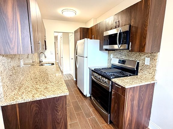 4th image of 20-57 27th St Floor 1