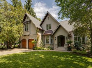 2704 NW Montcalm Cres SW, Calgary, AB T2T 3M6