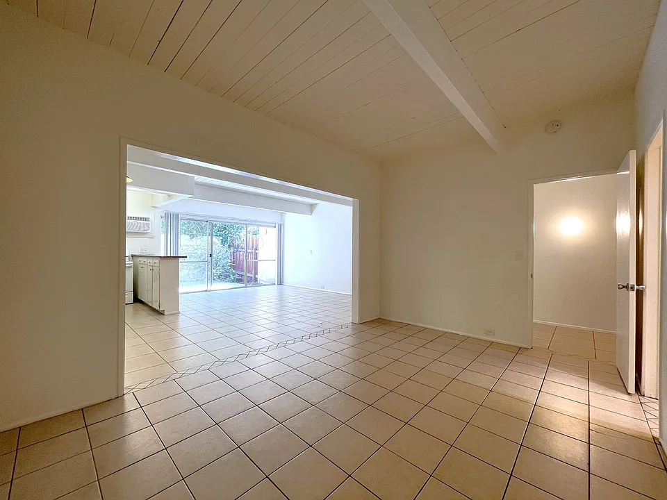 3737 Calle De Carlos #1