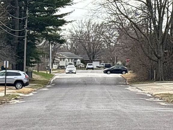4th image of 1722 Florence Ave