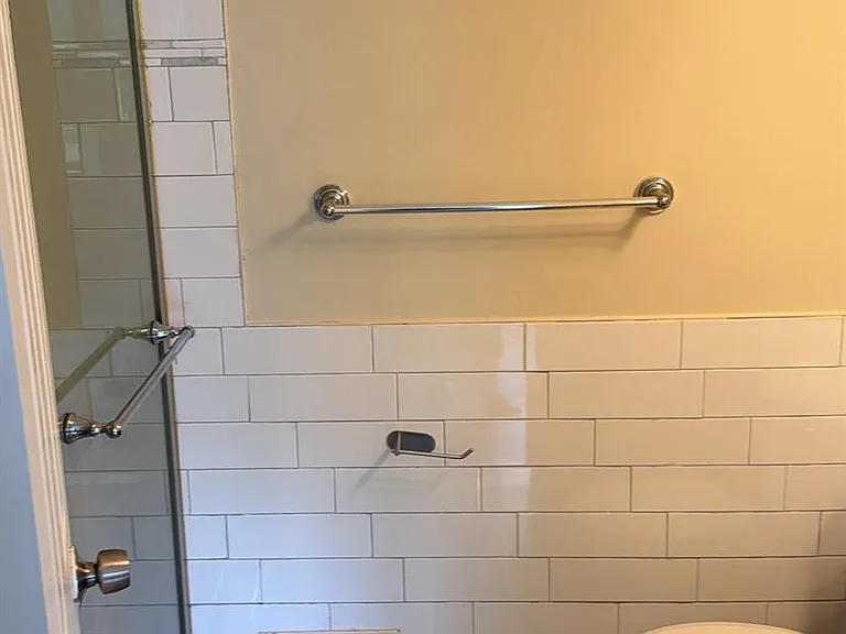 246 Hampshire Ct — Photo 7