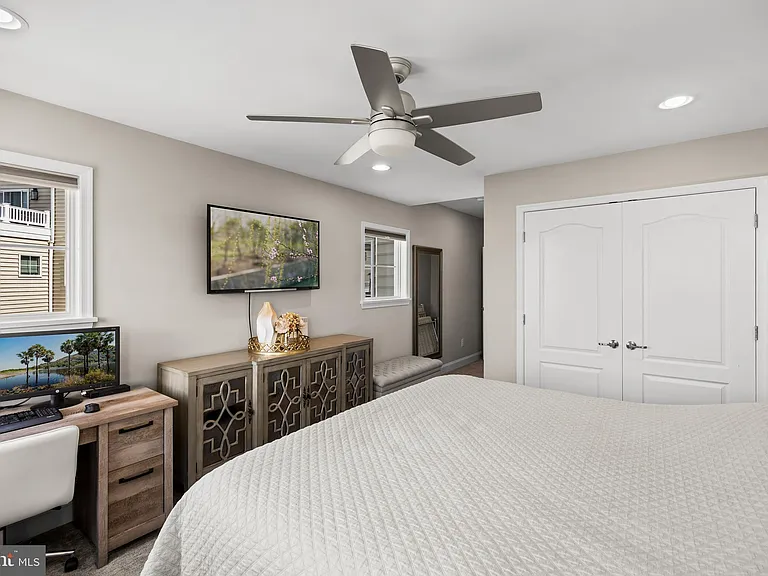 2312 Napoli Way — Photo 18