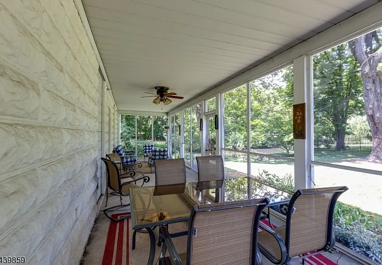 12 Forest Ave — Photo 14