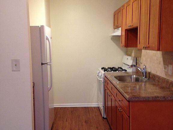 4th image of 5720 East Ave APT 3B