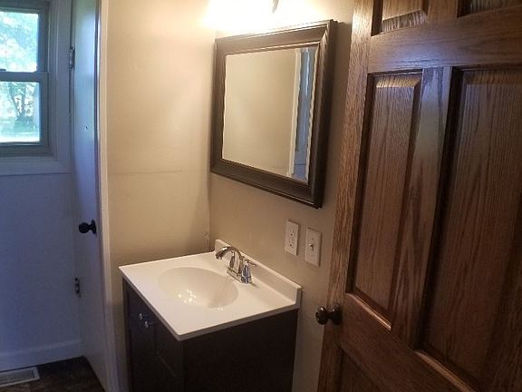 2nd image of 1478 E Jordan Dr