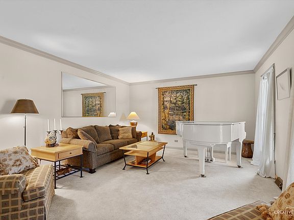 2nd image of 2061 Gladstone Dr