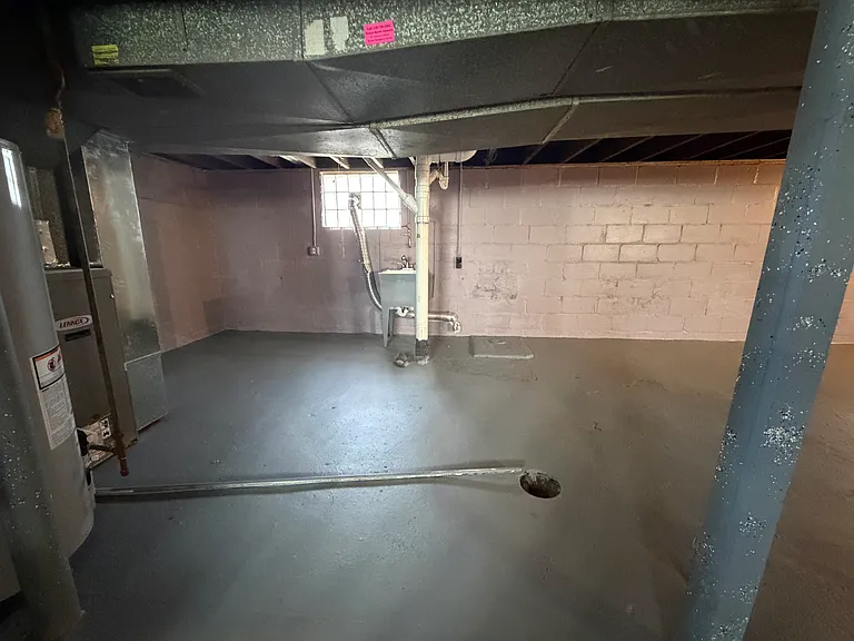 107 N Sanford St — Photo 23