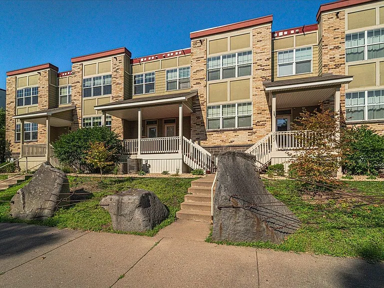 1440 Marshall St NE — Photo 22