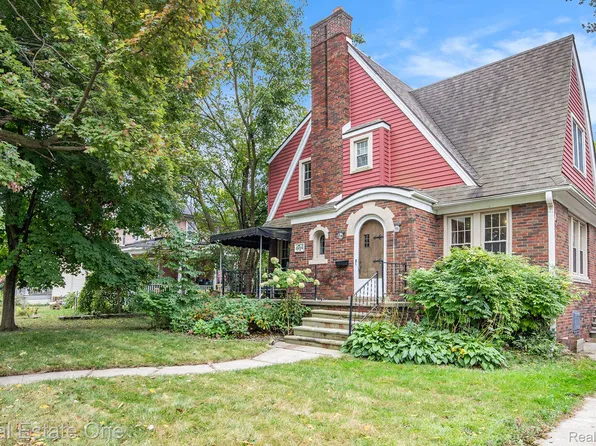 67841 S Main St, Richmond, MI 48062