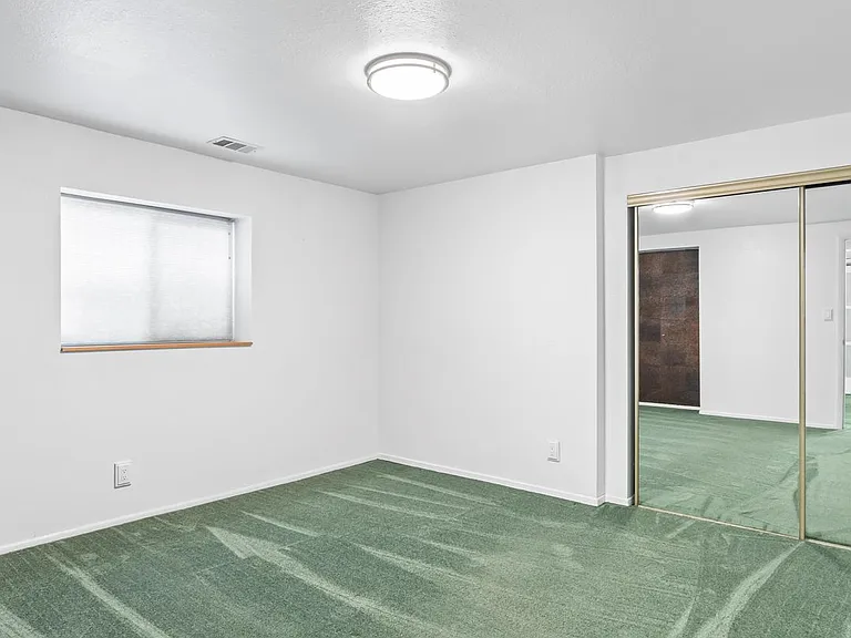 9763 S Sitzmark Dr — Photo 15
