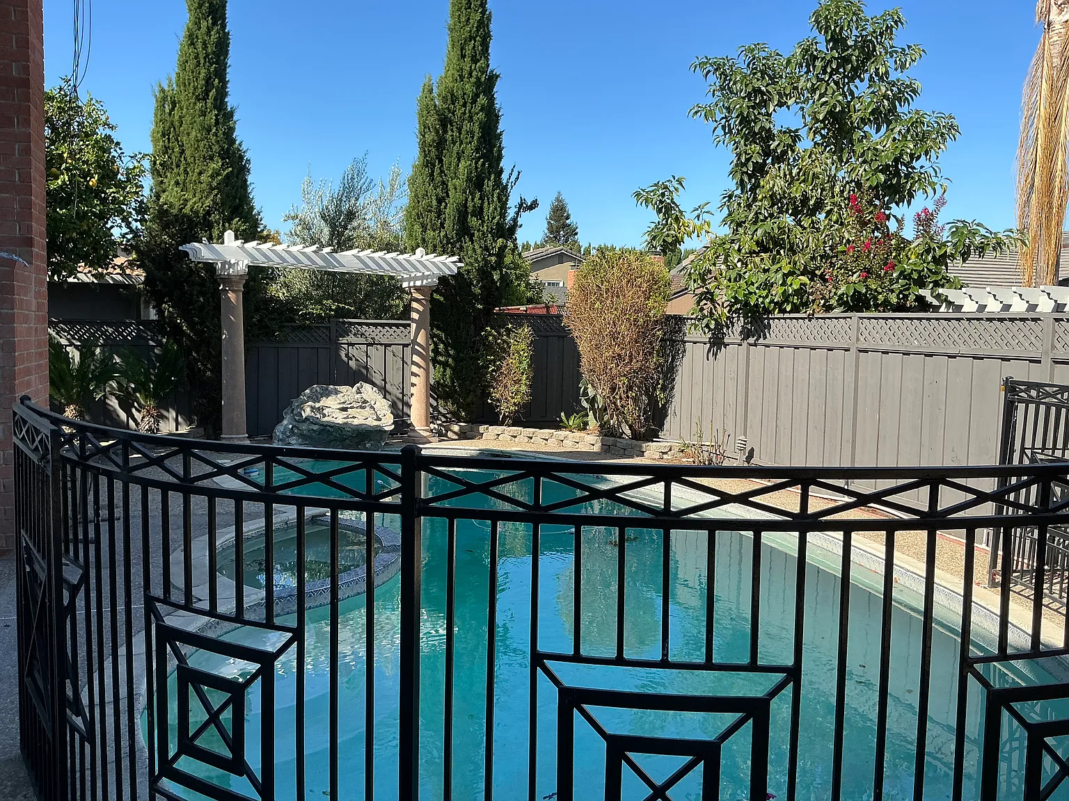 5 bed, 2.5 bath, 2922 sqft, $6,000 — Photo 4