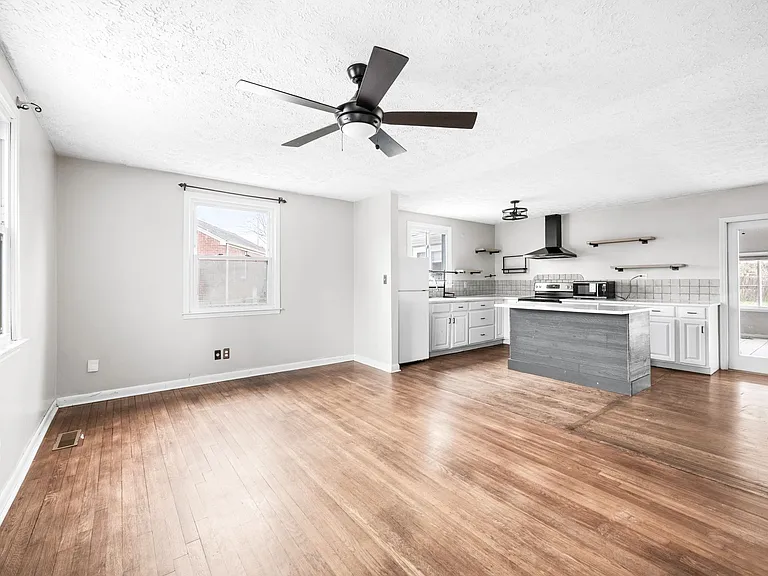 5023 Packard Dr — Photo 5