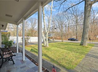 29 Valerie Ln, Cortlandt Manor, NY 10567