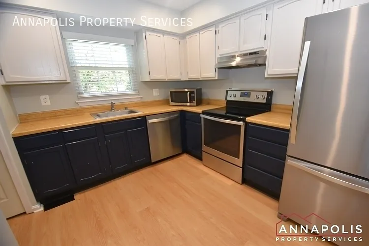 17 Mooring Point Ct — Photo 3