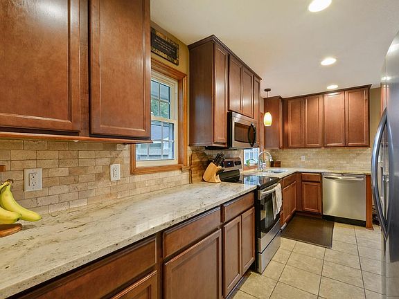 3rd image of 2645 S Heights Dr NW