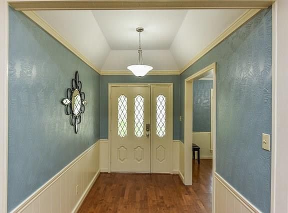 2nd image of 1821 Foxwood Ct