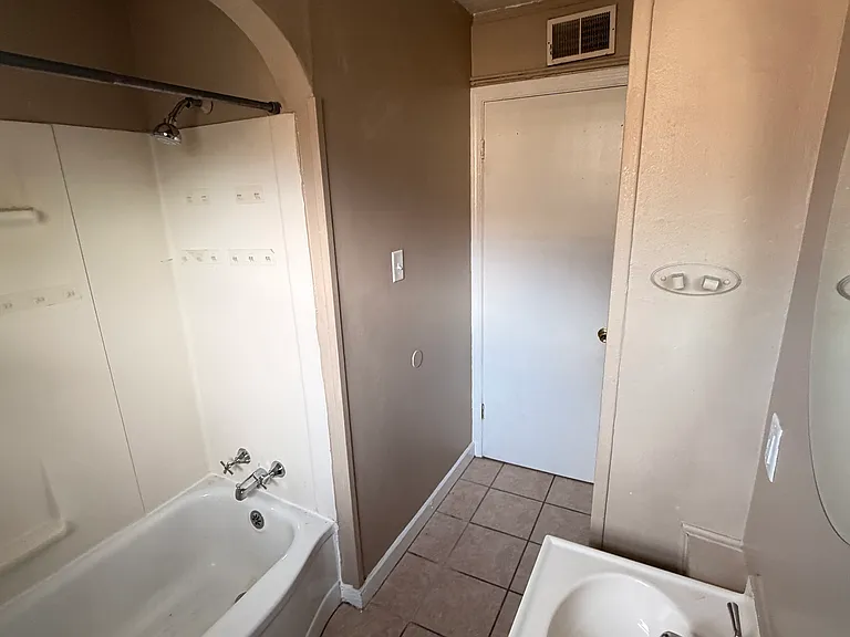 3757 Henry Ave — Photo 6
