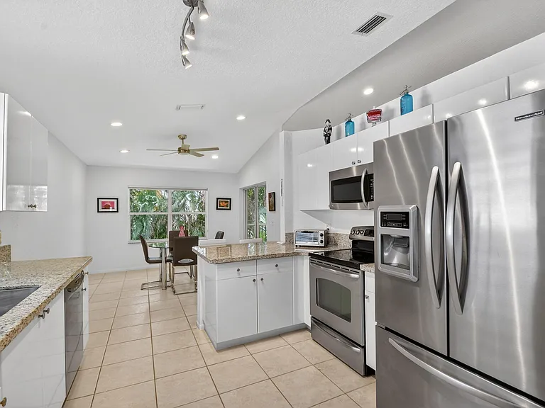 7910 Laina Ln #3 — Photo 9