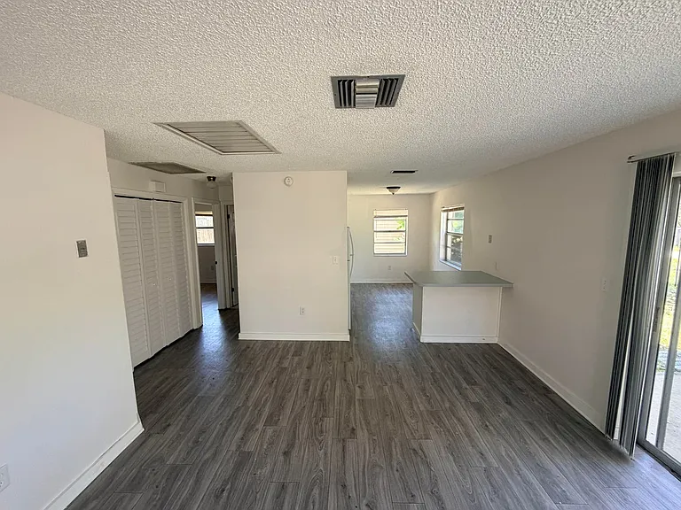 7434 Chapel Ave — Photo 4