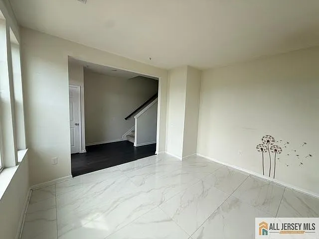 338 South Dr — Photo 7