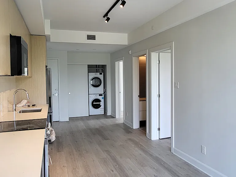 444 Bronson Ave — Photo 18