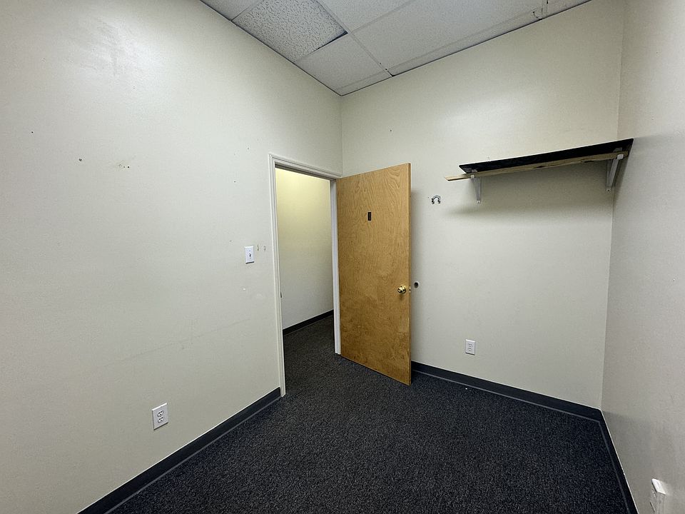 1st image of 51 Plaza Dr #D-4