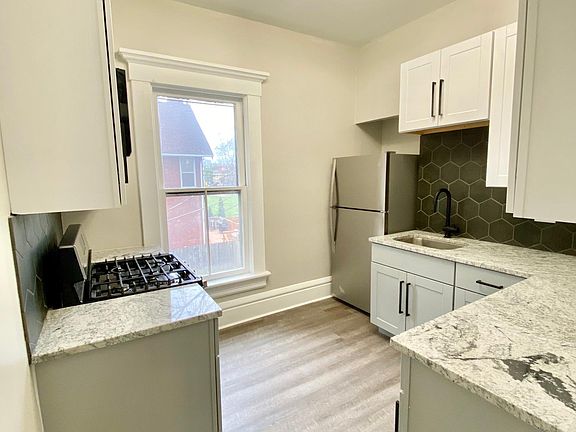 3rd image of 248 S 18th St #1/2