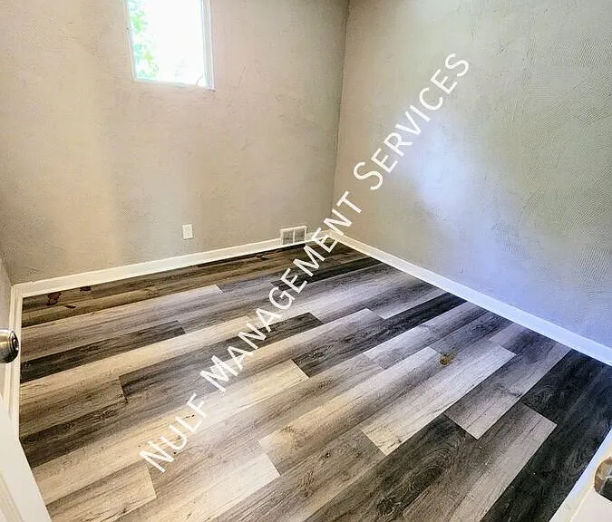720 Benwood Ave — Photo 4