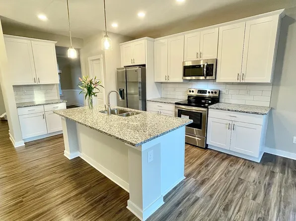 2307 Tanfield Dr, Matthews, NC 28105