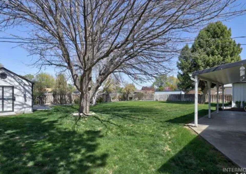 2nd image of 520 W Bird Ave