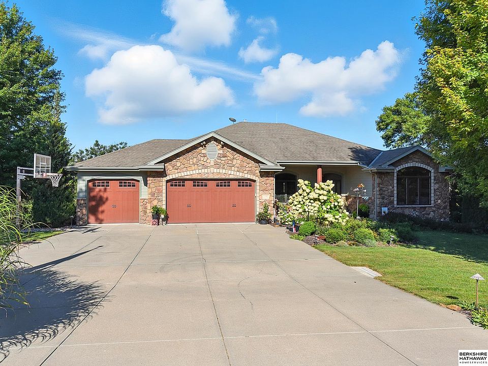 1st image of 19980 White Tail Ln