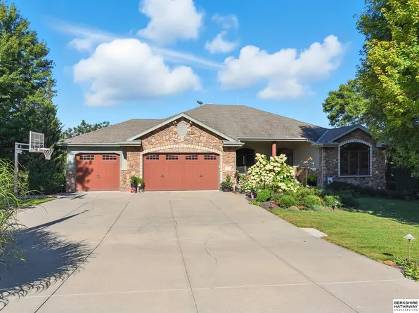 19980 White Tail Ln, Louisville, NE 68037