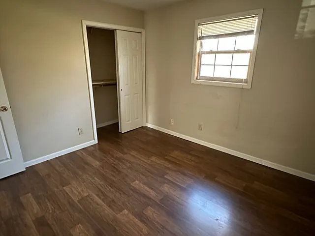910 E 105th St #910 — Photo 2