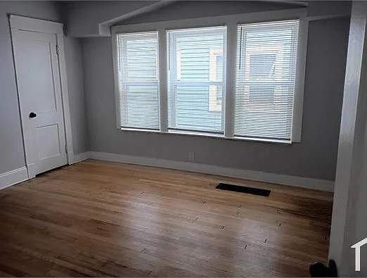 1328 E 86th St #1 — Photo 11