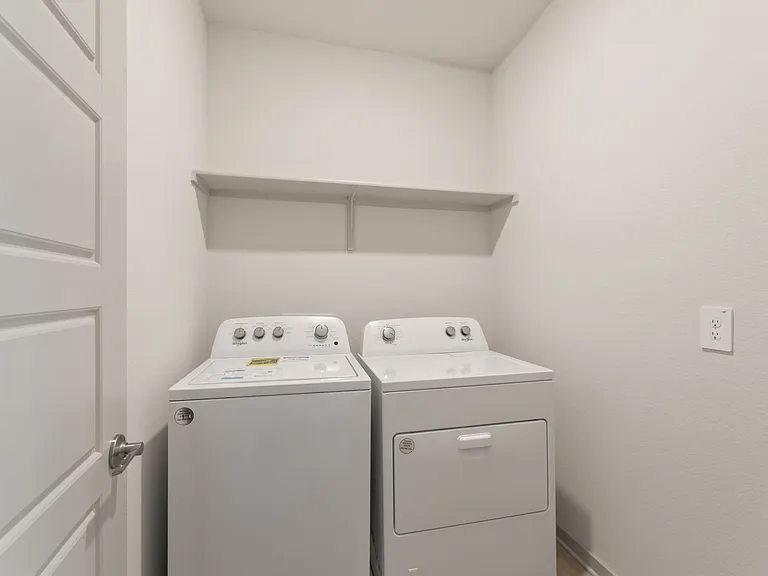 237 Ashford St — Photo 20