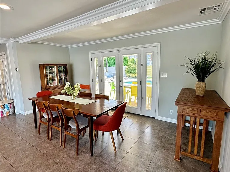 1331 S Sunrise Way — Photo 8