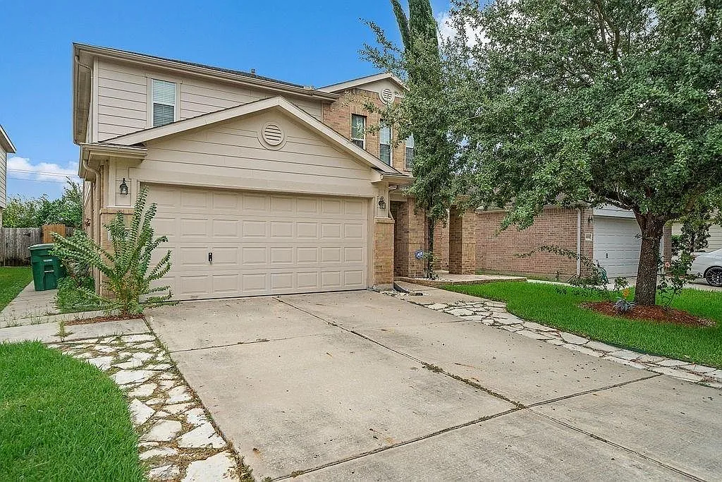 3 bed, 2.5 bath, 2180 sqft, $2,100 — Photo 2