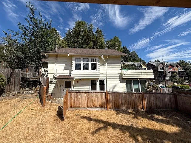 3 bed, 2960 sqft, $3,850 — Photo 2