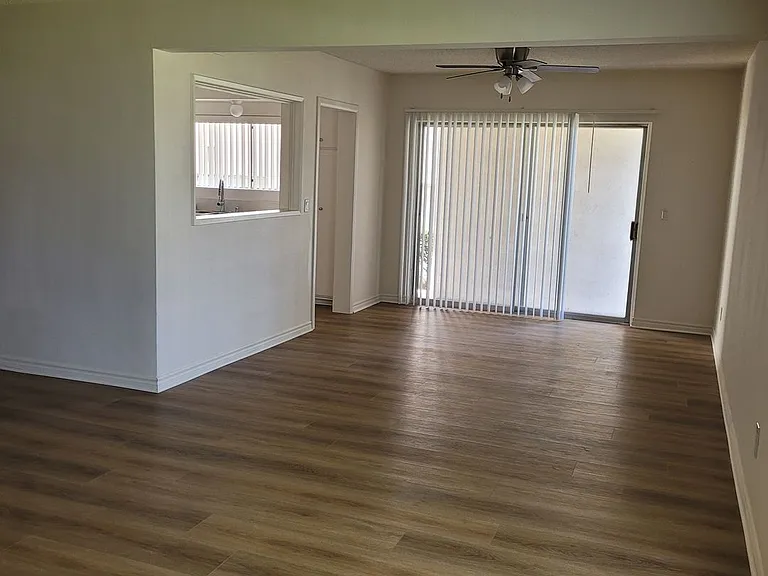 100 - Kimberly Apartments — Photo 11